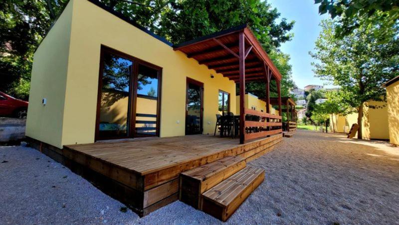 Sunny Resort Donji Karin Экстерьер фото